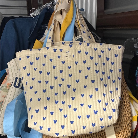 Sezane Handbags - Sezane Cream Tote with Blue Heart Design 💝